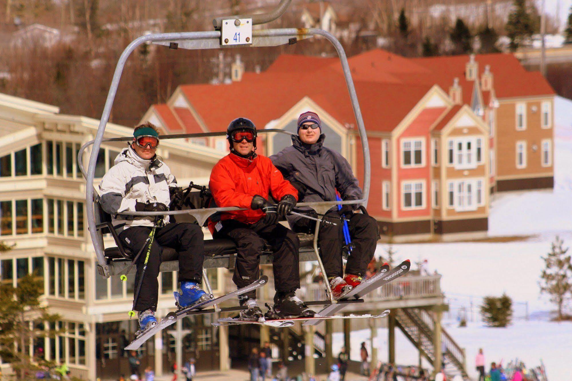 Marblewood Village Resort Steady Brook Экстерьер фото